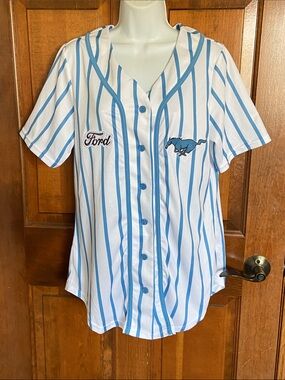 Ford Mustang graphic baseball jersey featuring blue pinstripes / button Size XL